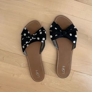 Ann Taylor Loft flip flops